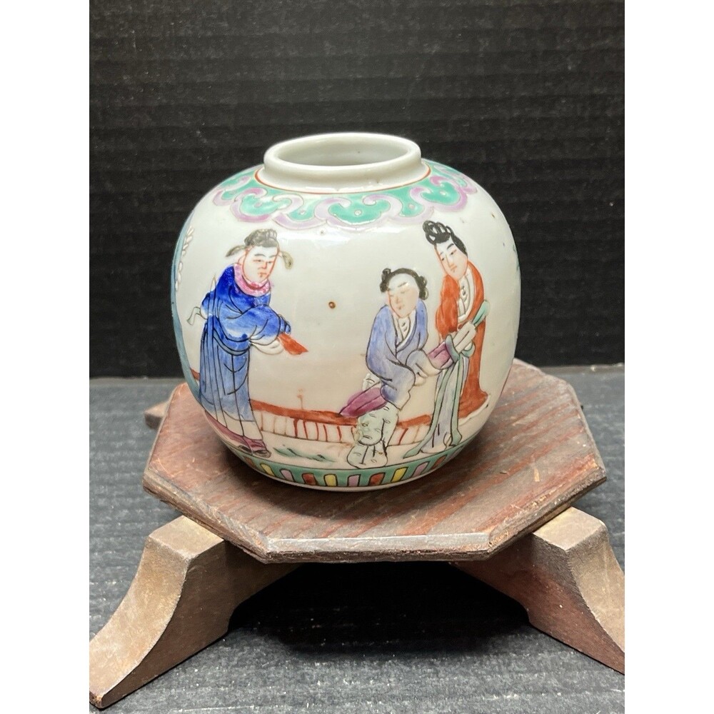 Antique Vintage Chinese Famille Rose Ginger Jar w/ Figural Scene Porcelain